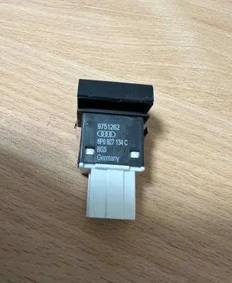 Audi A3 S3 A3 Sportback 8P ESP (stability program) switch 8P0927134C 9751262