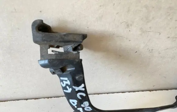 Volvo XC90 Fog light bracket 31383680 31383630