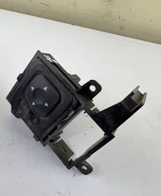 Mitsubishi Pajero Wing mirror switch MR190956 C8NC09M 2110D4