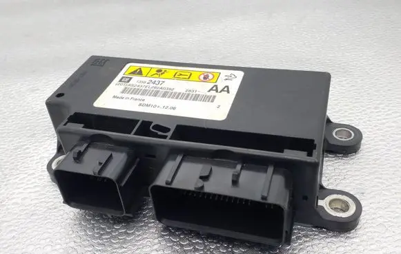 Opel Astra J Airbag control unit/module 13582437 AS2437EL282A0392