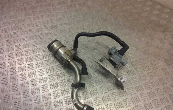 BMW 3 G20 G21 Fuel tank filler neck pipe 7459491