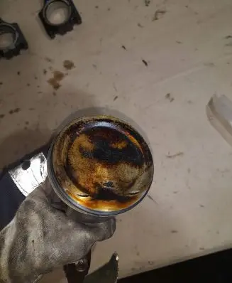 Volvo XC70 Piston with connecting rod