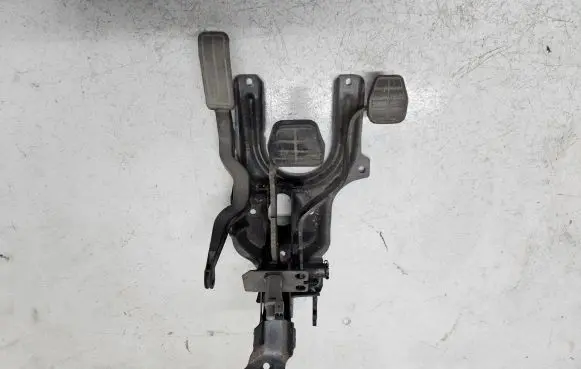Volkswagen Golf II Pedal assembly 