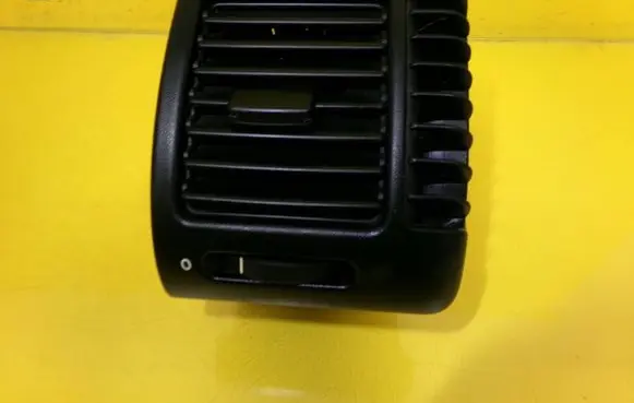 Opel Vectra B Dashboard side air vent grill/cover trim 90463809