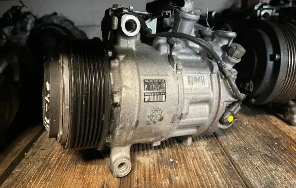 Mercedes-Benz E W213 Air conditioning (A/C) compressor (pump) A0008303500