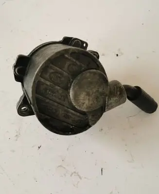 Mercedes-Benz C W203 Vacuum pump A6112300065