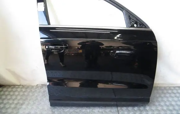Audi Q3 8U Front door