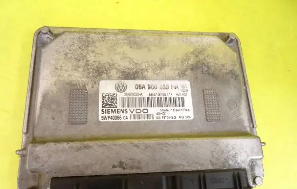 Skoda Octavia Mk2 (1Z) Engine control unit/module 06A906033HA
