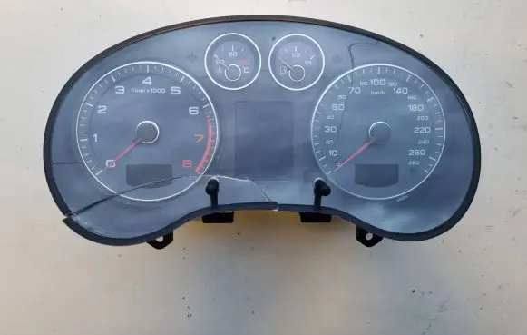 Audi A3 S3 8P Speedometer (instrument cluster) 8P0920932K