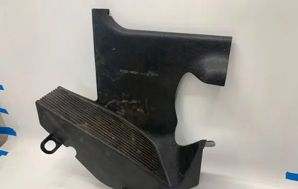 Foot area side trim