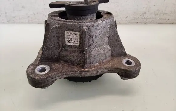Mercedes-Benz V Class W447 Engine mount bracket A4472410013 ZGS005
