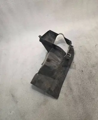 Volkswagen PASSAT B5 Intercooler air channel guide 3B0121468
