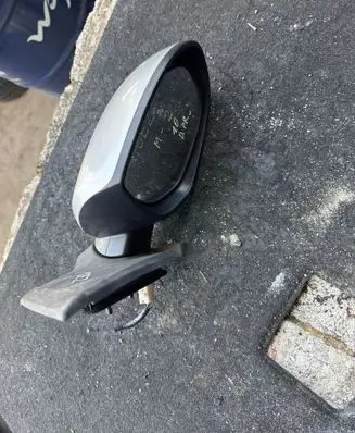Mazda 2 Front door electric wing mirror 022683 022684 032683