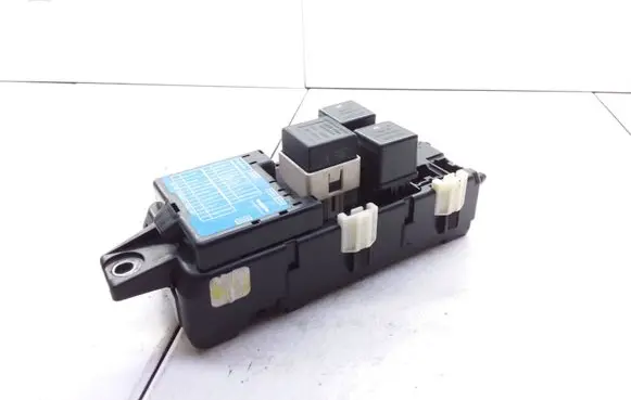 Volvo S40, V40 Relay mounting block 30807016