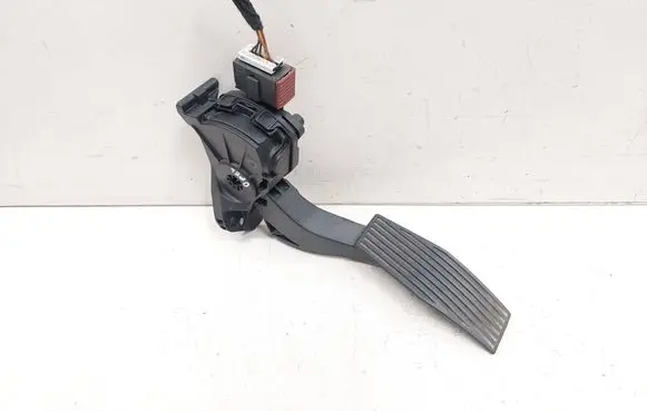 Opel Insignia A Accelerator throttle pedal 13237352