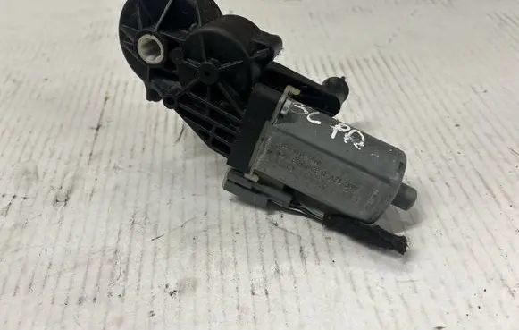 Mercedes-Benz GL X164 Seat adjustment motor 0390203212