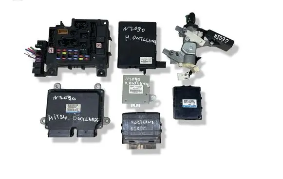 Mitsubishi Outlander Engine ECU kit and lock set 1860A857 8821 E6T47377