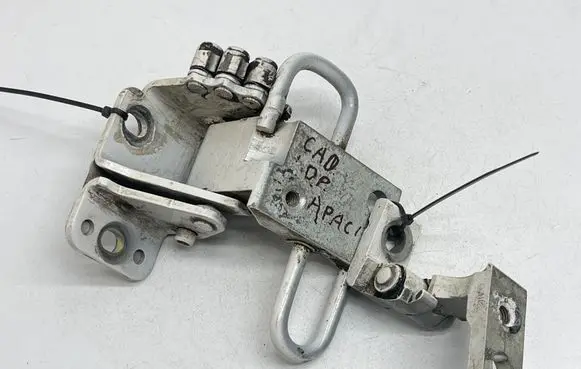 Volkswagen Caddy Front door hinge set 1T0831412C