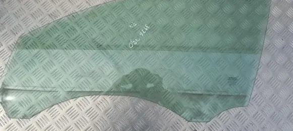 Volvo V50 Front door window glass four-door