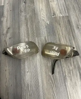 Ford Focus Front indicator light