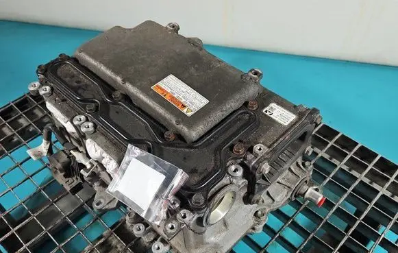 Voltage converter inverter