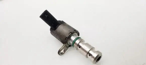 Ford Focus Oil pressure sensor CM5G6C880CA