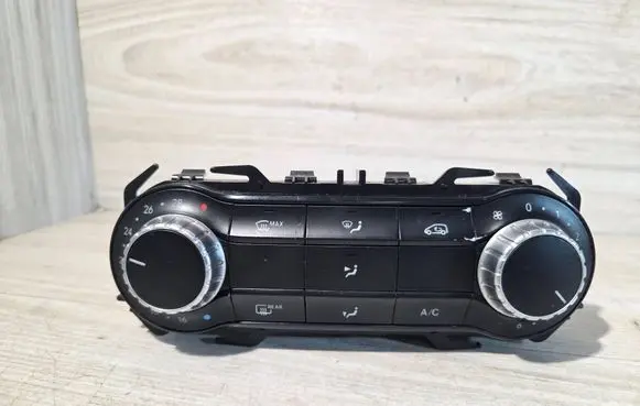 Mercedes-Benz B W246 W242 Climate control unit A2469001708 A2469015503 5HB010445