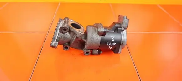 Land Rover Discovery 3 - LR3 EGR thermostat 7H2Q9D475D 3MB2