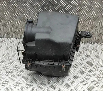 Jaguar XE Air filter box GX739H736CA