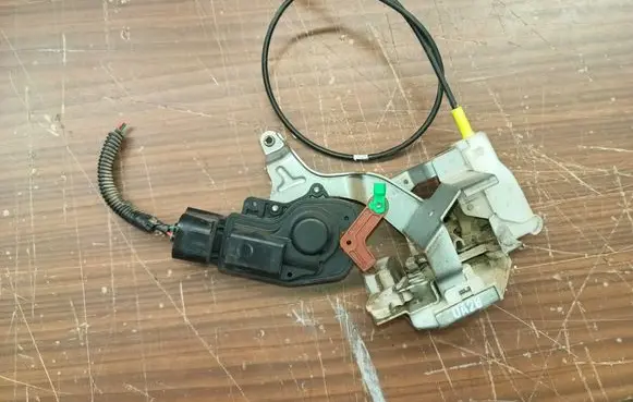 Citroen C1 Rear door lock