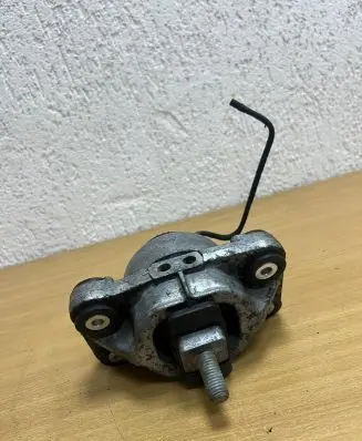 Land Rover Range Rover Sport L494 other engine part D7897