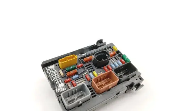 Citroen C4 Grand Picasso Fuse module 9664705980