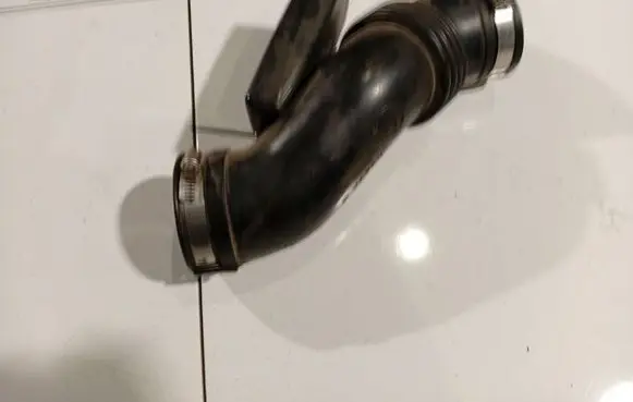 Subaru Legacy Air intake hose/pipe