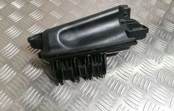Vacuum air tank