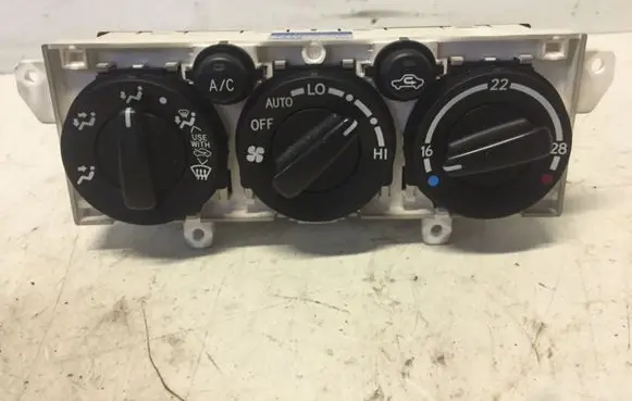 Toyota Avensis T220 Climate control unit 5590005091
