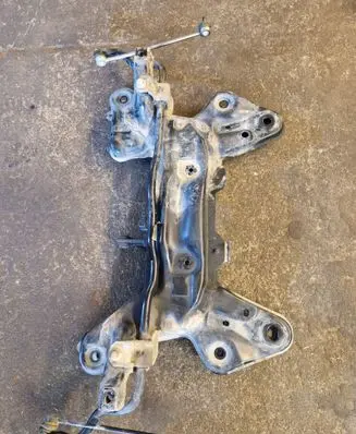Peugeot 2008 I Front subframe