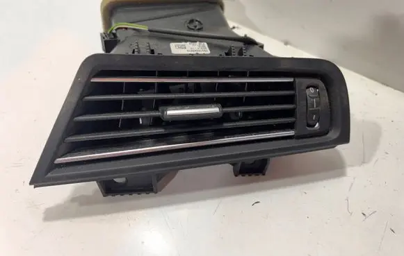 BMW 5 F10 F11 Dashboard side air vent grill/cover trim 16828110