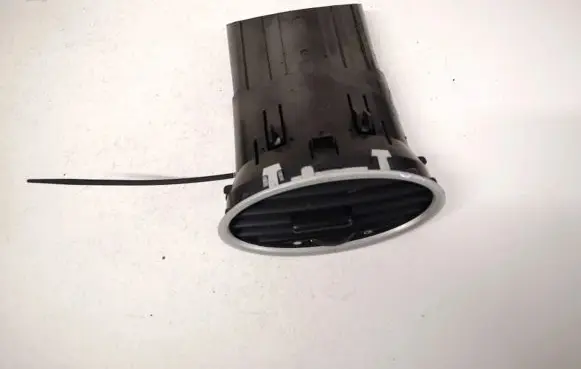 Ford Focus Dash center air vent grill 3m51a014l21ad 3m51-a014l21-ad