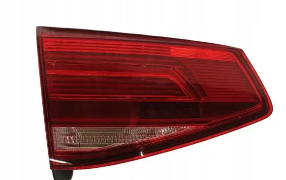 Volkswagen PASSAT B8 Rear/tail lights 