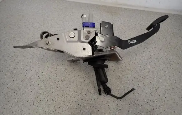 Mazda 3 I Pedal assembly 