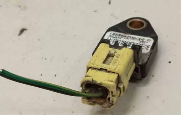 Dodge Caliber Airbag deployment crash/impact sensor P04896061AA