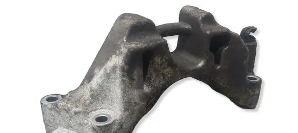 Citroen C4 II Engine mounting bracket 9676523180