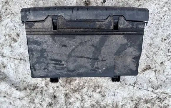 Glove box