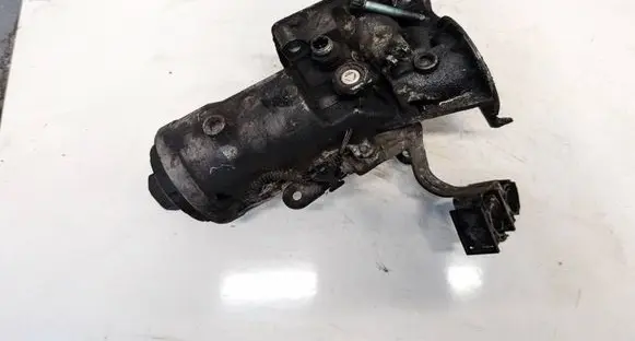 Volkswagen PASSAT B6 Oil filter cover 045115389E