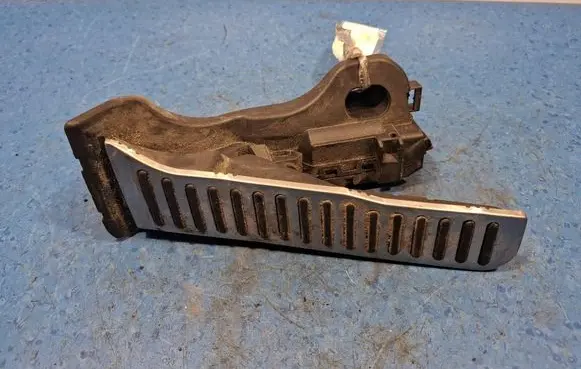 Volkswagen Golf V Accelerator pedal position sensor 1K1721503T