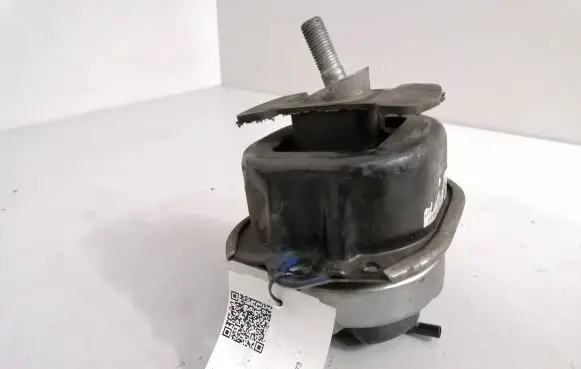 BMW X5 E70 Engine mount bracket 6787103