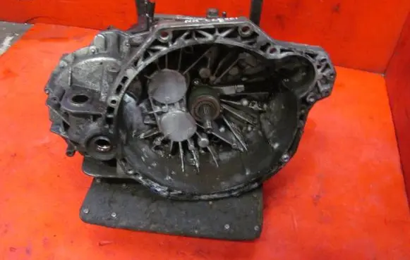 Renault Trafic II (X83) Manual 6 speed gearbox PF6