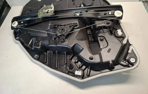 BMW X5 G05 Rear window lifting mechanism without motor 9450785 E65292104 20220315