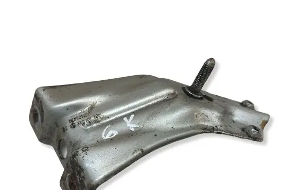 Volkswagen Golf VI Fender mounting bracket 5K6821137