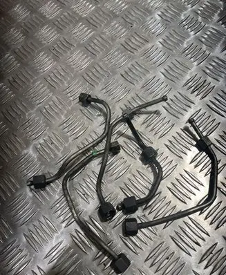 Volvo V70 Fuel line pipe